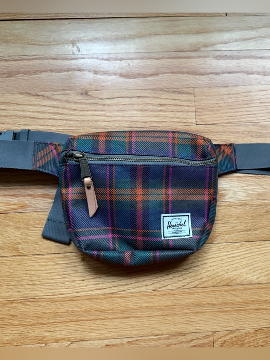 Herschel Supply Company Handbags - Herschel Supply Co. Fifteen  Hip Pack in the "Pewter Plaid" colorway NWT